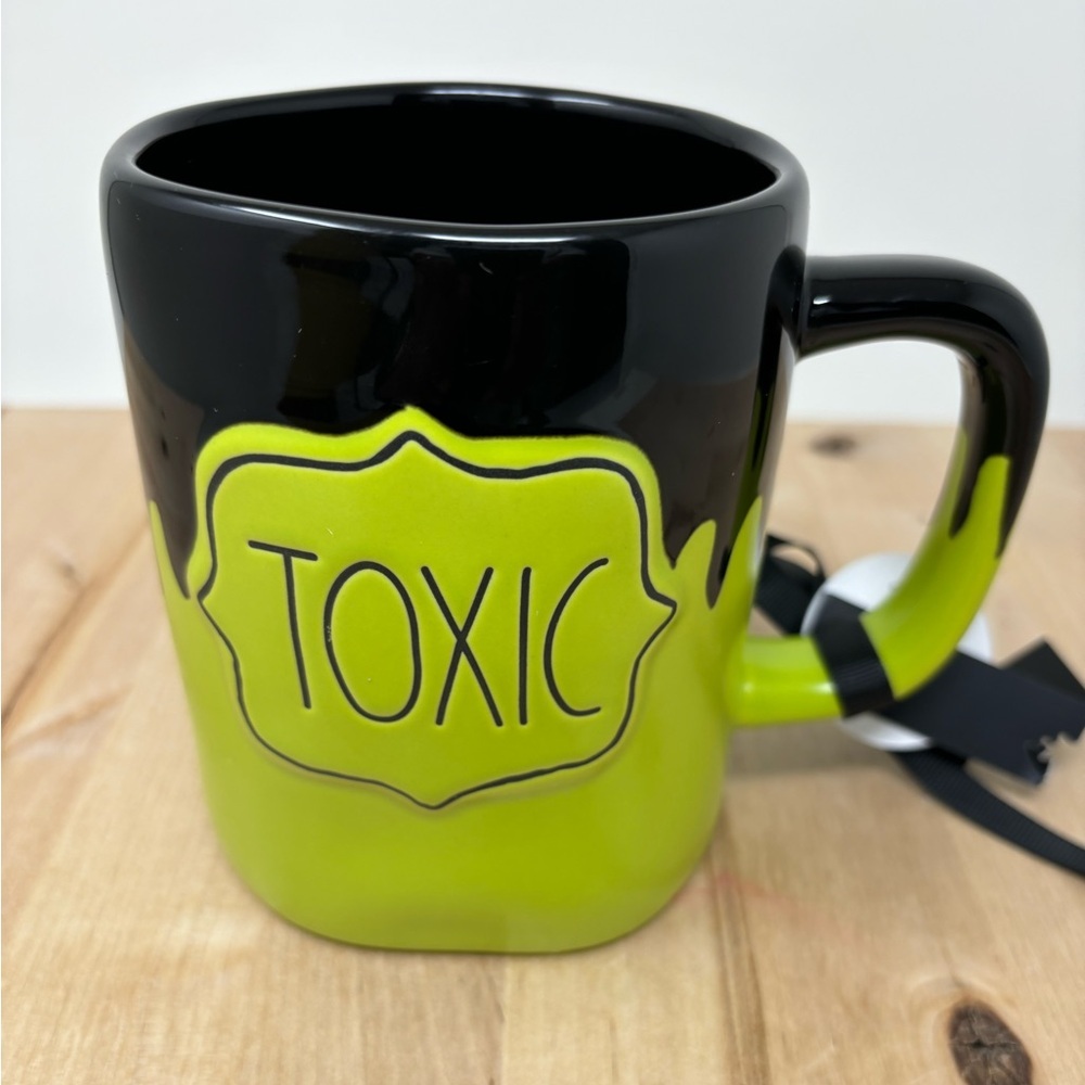 Rae Dunn Halloween TOXIC Mug Green and Black Drip Design Black Interior New